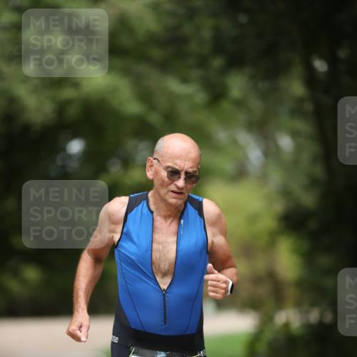 30.08.2026 - Elbe Triathlon Hamburg Antke Förster http://msf.ph/oto/10104812 30.08.2026 11:57:39 Laufen 1365 meine-sportfotos.de
