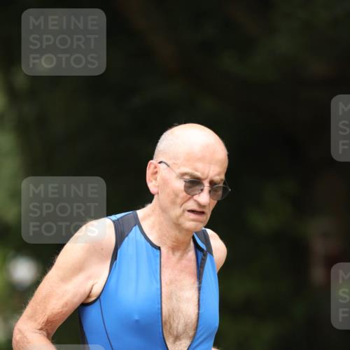 30.08.2026 - Elbe Triathlon Hamburg Antke Förster http://msf.ph/oto/10104816 30.08.2026 11:57:40 Laufen 1365 meine-sportfotos.de