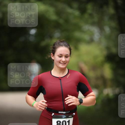 30.08.2026 - Elbe Triathlon Hamburg Antke Förster http://msf.ph/oto/10104824 30.08.2026 11:57:44 Laufen 801 meine-sportfotos.de