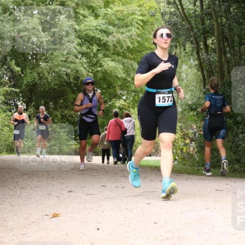 30.08.2026 - Elbe Triathlon Hamburg Antke Förster http://msf.ph/oto/10104843 30.08.2026 12:01:31 Laufen 931, 1572 meine-sportfotos.de