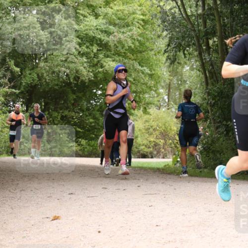 30.08.2026 - Elbe Triathlon Hamburg Antke Förster http://msf.ph/oto/10104847 30.08.2026 12:01:32 Laufen 1175, 931, 1572 meine-sportfotos.de