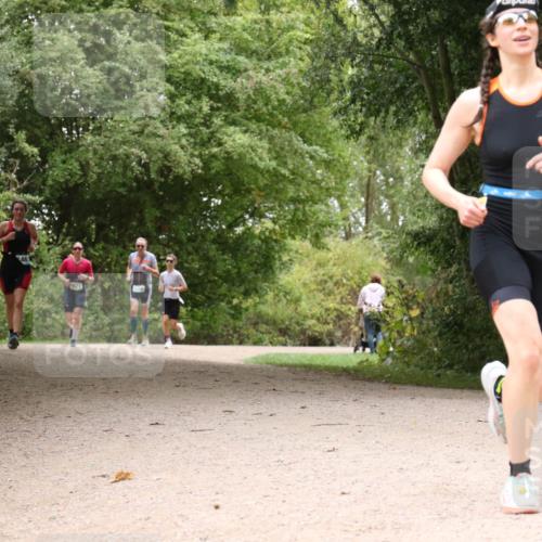 30.08.2026 - Elbe Triathlon Hamburg Antke Förster http://msf.ph/oto/10104885 30.08.2026 12:01:49 Laufen 921 meine-sportfotos.de