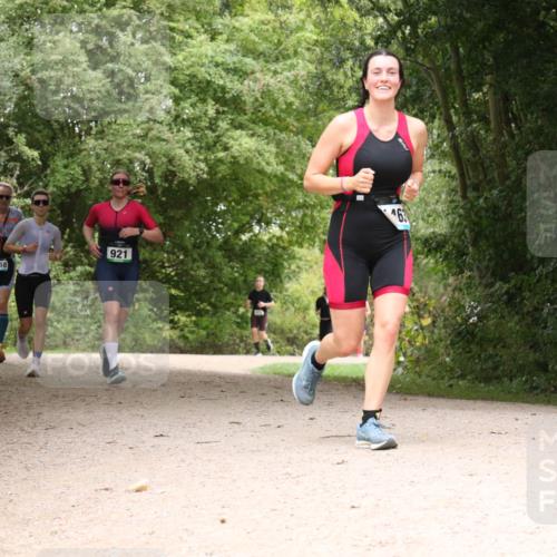 30.08.2026 - Elbe Triathlon Hamburg Antke Förster http://msf.ph/oto/10104895 30.08.2026 12:01:56 Laufen 63, 921, 1358 meine-sportfotos.de