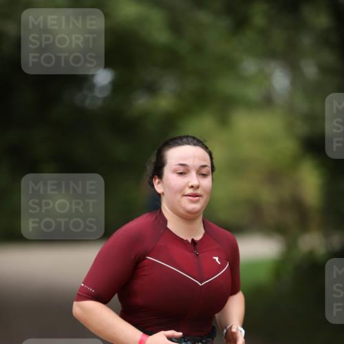 30.08.2026 - Elbe Triathlon Hamburg Antke Förster http://msf.ph/oto/10104904 30.08.2026 11:58:48 Laufen 481 meine-sportfotos.de