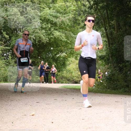30.08.2026 - Elbe Triathlon Hamburg Antke Förster http://msf.ph/oto/10104911 30.08.2026 12:02:00 Laufen 1358 meine-sportfotos.de