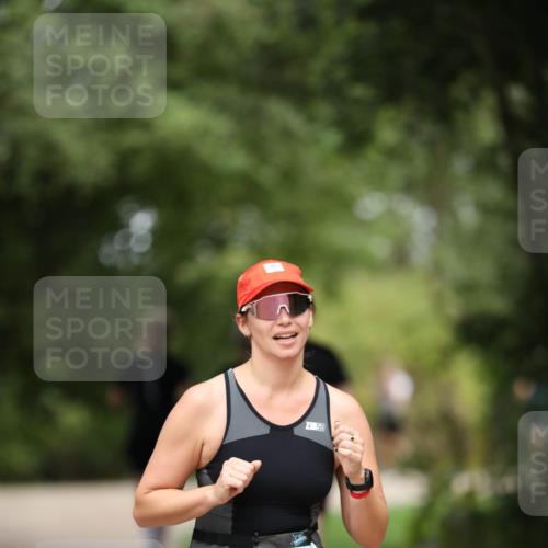 30.08.2026 - Elbe Triathlon Hamburg Antke Förster http://msf.ph/oto/10104914 30.08.2026 11:58:53 Laufen 153 meine-sportfotos.de