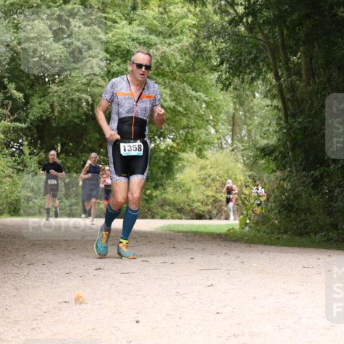 30.08.2026 - Elbe Triathlon Hamburg Antke Förster http://msf.ph/oto/10104917 30.08.2026 12:02:02 Laufen 813, 1358, 100, 10 meine-sportfotos.de