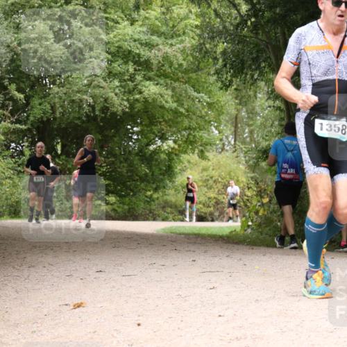 30.08.2026 - Elbe Triathlon Hamburg Antke Förster http://msf.ph/oto/10104921 30.08.2026 12:02:04 Laufen 813, 1358 meine-sportfotos.de
