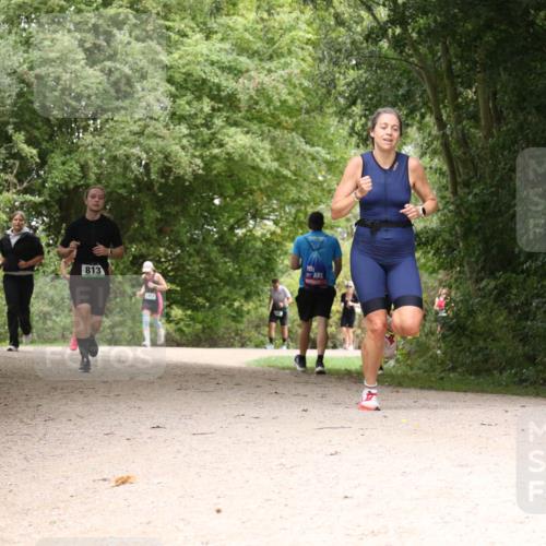 30.08.2026 - Elbe Triathlon Hamburg Antke Förster http://msf.ph/oto/10104927 30.08.2026 12:02:08 Laufen 813, 1414, 10 meine-sportfotos.de