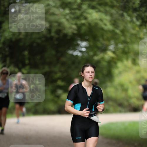 30.08.2026 - Elbe Triathlon Hamburg Antke Förster http://msf.ph/oto/10104928 30.08.2026 11:59:05 Laufen 3 meine-sportfotos.de