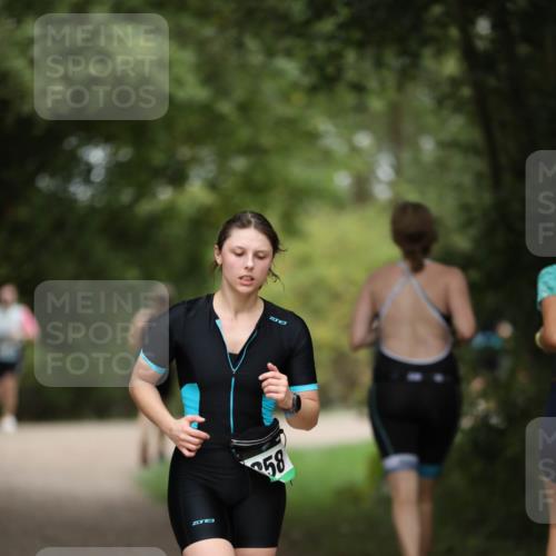 30.08.2026 - Elbe Triathlon Hamburg Antke Förster http://msf.ph/oto/10104930 30.08.2026 11:59:05 Laufen 58 meine-sportfotos.de