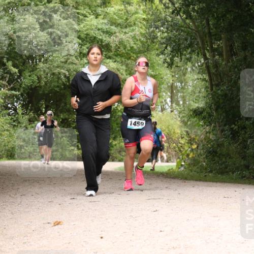 30.08.2026 - Elbe Triathlon Hamburg Antke Förster http://msf.ph/oto/10104943 30.08.2026 12:02:15 Laufen 1414, 1459 meine-sportfotos.de