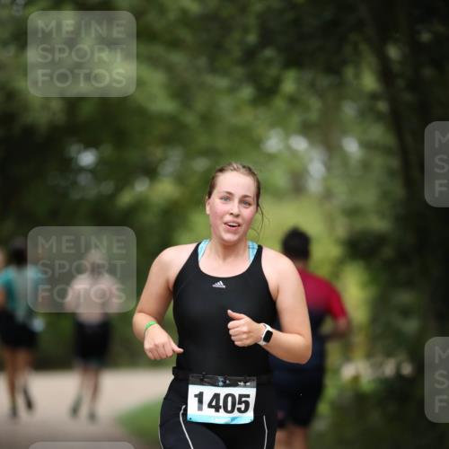30.08.2026 - Elbe Triathlon Hamburg Antke Förster http://msf.ph/oto/10104946 30.08.2026 11:59:12 Laufen 1405 meine-sportfotos.de