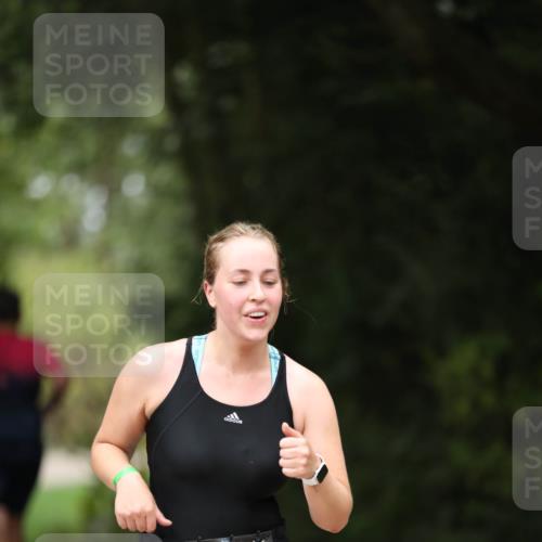 30.08.2026 - Elbe Triathlon Hamburg Antke Förster http://msf.ph/oto/10104948 30.08.2026 11:59:13 Laufen 1405 meine-sportfotos.de