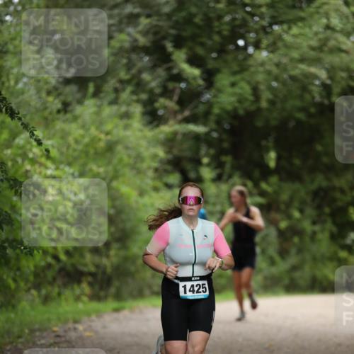 30.08.2026 - Elbe Triathlon Hamburg Antke Förster http://msf.ph/oto/10104950 30.08.2026 11:59:16 Laufen 1425 meine-sportfotos.de