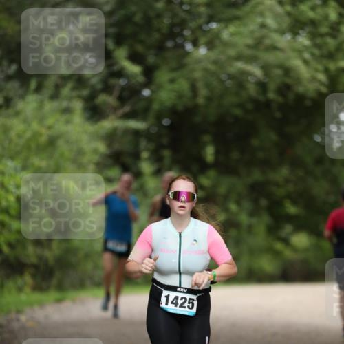 30.08.2026 - Elbe Triathlon Hamburg Antke Förster http://msf.ph/oto/10104952 30.08.2026 11:59:17 Laufen 2, 1425 meine-sportfotos.de