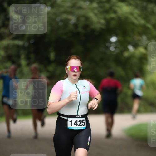 30.08.2026 - Elbe Triathlon Hamburg Antke Förster http://msf.ph/oto/10104954 30.08.2026 11:59:17 Laufen 2, 1425 meine-sportfotos.de