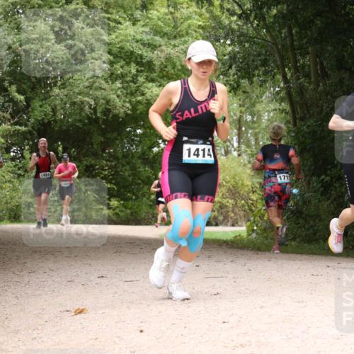 30.08.2026 - Elbe Triathlon Hamburg Antke Förster http://msf.ph/oto/10104955 30.08.2026 12:02:22 Laufen 564, 1424, 1488, 1414, 171, 1127 meine-sportfotos.de