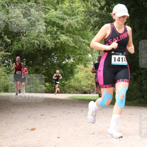 30.08.2026 - Elbe Triathlon Hamburg Antke Förster http://msf.ph/oto/10104957 30.08.2026 12:02:23 Laufen 564, 1424, 1414 meine-sportfotos.de