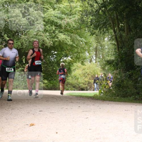 30.08.2026 - Elbe Triathlon Hamburg Antke Förster http://msf.ph/oto/10104961 30.08.2026 12:02:27 Laufen 564, 1424, 1713 meine-sportfotos.de
