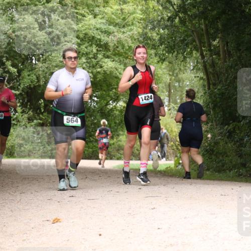 30.08.2026 - Elbe Triathlon Hamburg Antke Förster http://msf.ph/oto/10104965 30.08.2026 12:02:29 Laufen 1488, 564, 1424 meine-sportfotos.de