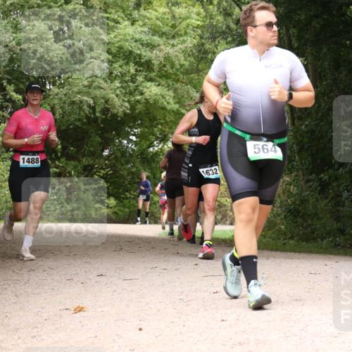30.08.2026 - Elbe Triathlon Hamburg Antke Förster http://msf.ph/oto/10104971 30.08.2026 12:02:31 Laufen 1488, 1632, 564, 14 meine-sportfotos.de
