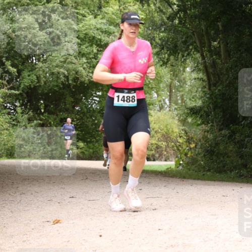 30.08.2026 - Elbe Triathlon Hamburg Antke Förster http://msf.ph/oto/10104975 30.08.2026 12:02:33 Laufen 1488 meine-sportfotos.de