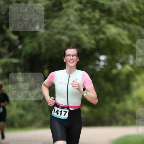 30.08.2026 - Elbe Triathlon Hamburg Antke Förster http://msf.ph/oto/10104978 30.08.2026 11:59:40 Laufen 1417 meine-sportfotos.de