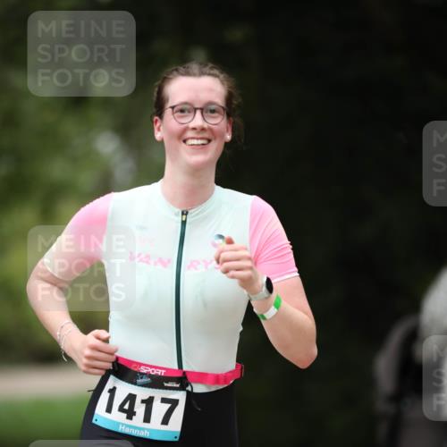 30.08.2026 - Elbe Triathlon Hamburg Antke Förster http://msf.ph/oto/10104982 30.08.2026 11:59:42 Laufen 1417 meine-sportfotos.de
