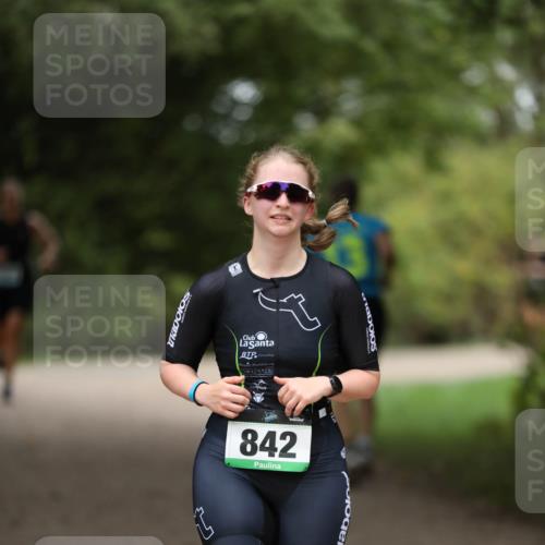 30.08.2026 - Elbe Triathlon Hamburg Antke Förster http://msf.ph/oto/10104990 30.08.2026 11:59:47 Laufen 2, 842 meine-sportfotos.de