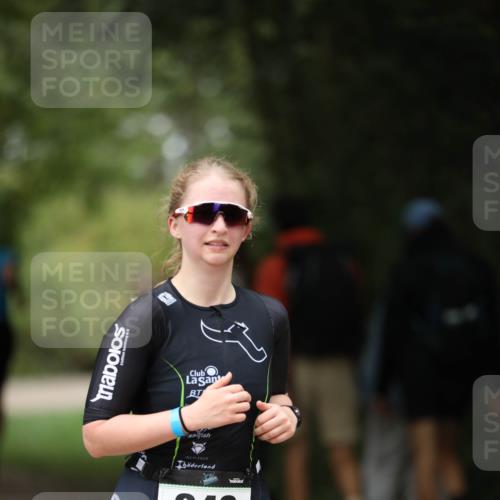 30.08.2026 - Elbe Triathlon Hamburg Antke Förster http://msf.ph/oto/10104992 30.08.2026 11:59:48 Laufen 842 meine-sportfotos.de