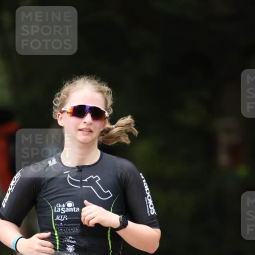 30.08.2026 - Elbe Triathlon Hamburg Antke Förster http://msf.ph/oto/10104994 30.08.2026 11:59:49 Laufen 842 meine-sportfotos.de