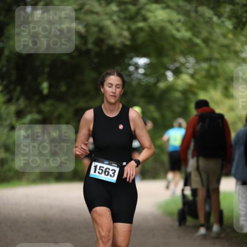 30.08.2026 - Elbe Triathlon Hamburg Antke Förster http://msf.ph/oto/10104998 30.08.2026 11:59:54 Laufen 1563 meine-sportfotos.de