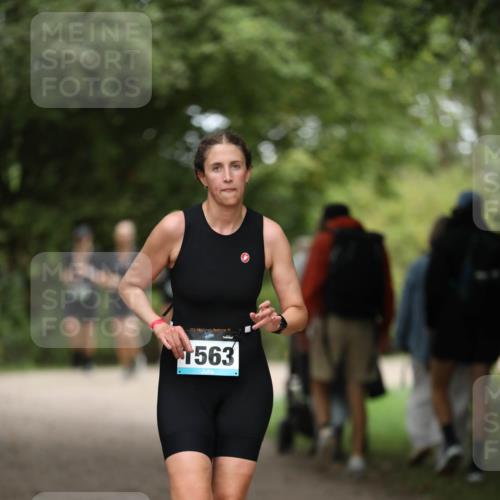 30.08.2026 - Elbe Triathlon Hamburg Antke Förster http://msf.ph/oto/10105000 30.08.2026 11:59:54 Laufen 563 meine-sportfotos.de