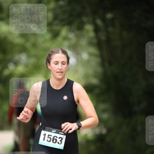 30.08.2026 - Elbe Triathlon Hamburg Antke Förster http://msf.ph/oto/10105002 30.08.2026 11:59:55 Laufen 1563 meine-sportfotos.de