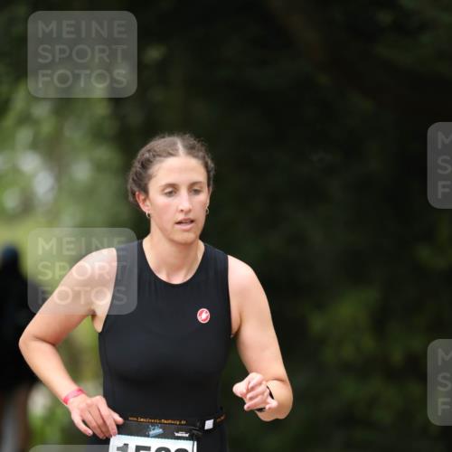 30.08.2026 - Elbe Triathlon Hamburg Antke Förster http://msf.ph/oto/10105004 30.08.2026 11:59:55 Laufen 1563 meine-sportfotos.de