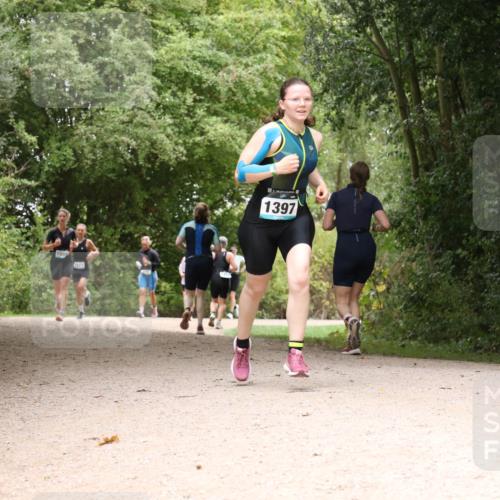 30.08.2026 - Elbe Triathlon Hamburg Antke Förster http://msf.ph/oto/10105007 30.08.2026 12:02:57 Laufen 150, 1577, 1397 meine-sportfotos.de