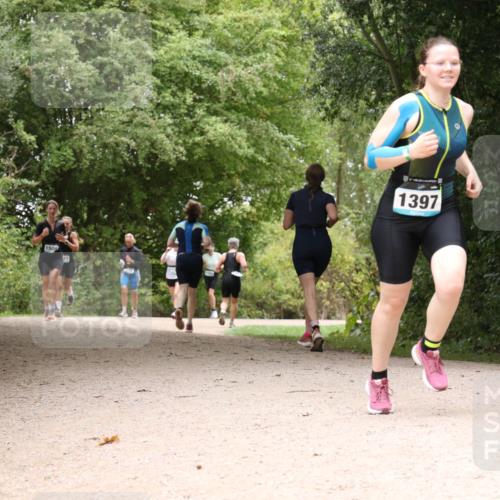 30.08.2026 - Elbe Triathlon Hamburg Antke Förster http://msf.ph/oto/10105009 30.08.2026 12:02:57 Laufen 1508, 1397 meine-sportfotos.de