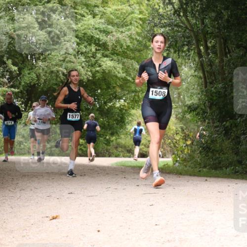 30.08.2026 - Elbe Triathlon Hamburg Antke Förster http://msf.ph/oto/10105017 30.08.2026 12:03:04 Laufen 974, 1396, 1577, 1508 meine-sportfotos.de