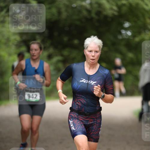 30.08.2026 - Elbe Triathlon Hamburg Antke Förster http://msf.ph/oto/10105024 30.08.2026 12:00:11 Laufen 942 meine-sportfotos.de