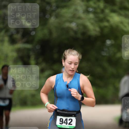 30.08.2026 - Elbe Triathlon Hamburg Antke Förster http://msf.ph/oto/10105030 30.08.2026 12:00:14 Laufen 942 meine-sportfotos.de