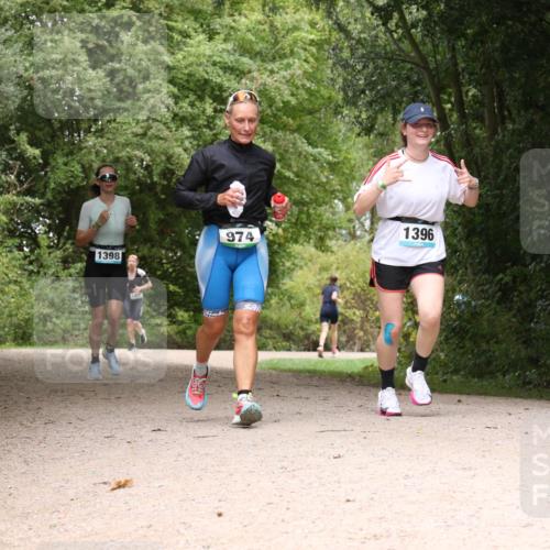 30.08.2026 - Elbe Triathlon Hamburg Antke Förster http://msf.ph/oto/10105033 30.08.2026 12:03:09 Laufen 1398, 974, 1396 meine-sportfotos.de