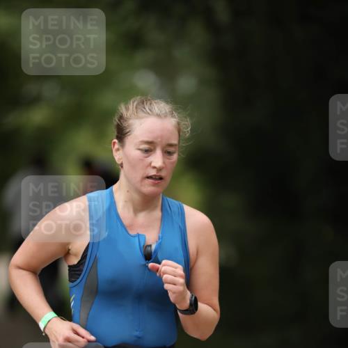 30.08.2026 - Elbe Triathlon Hamburg Antke Förster http://msf.ph/oto/10105034 30.08.2026 12:00:15 Laufen 942 meine-sportfotos.de