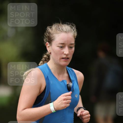 30.08.2026 - Elbe Triathlon Hamburg Antke Förster http://msf.ph/oto/10105036 30.08.2026 12:00:15 Laufen 0, 942 meine-sportfotos.de