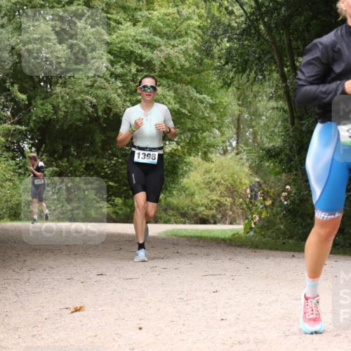 30.08.2026 - Elbe Triathlon Hamburg Antke Förster http://msf.ph/oto/10105039 30.08.2026 12:03:11 Laufen 1475, 1398, 974 meine-sportfotos.de