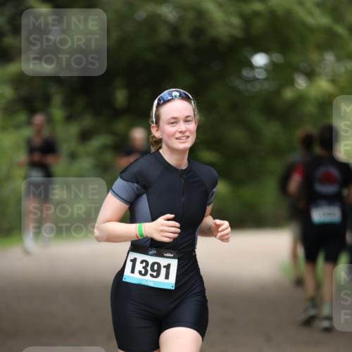 30.08.2026 - Elbe Triathlon Hamburg Antke Förster http://msf.ph/oto/10105050 30.08.2026 12:00:26 Laufen 1391 meine-sportfotos.de