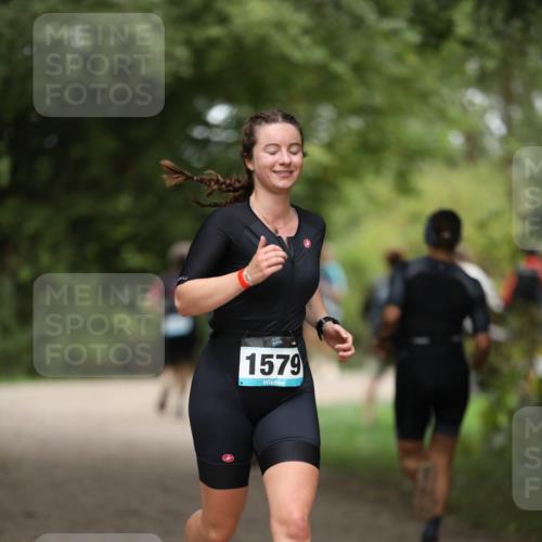30.08.2026 - Elbe Triathlon Hamburg Antke Förster http://msf.ph/oto/10105062 30.08.2026 12:00:33 Laufen 1579 meine-sportfotos.de