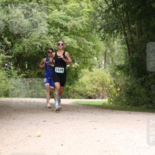 30.08.2026 - Elbe Triathlon Hamburg Antke Förster http://msf.ph/oto/10105065 30.08.2026 12:03:25 Laufen 850, 1529 meine-sportfotos.de