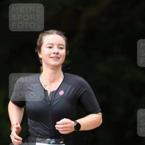 30.08.2026 - Elbe Triathlon Hamburg Antke Förster http://msf.ph/oto/10105068 30.08.2026 12:00:35 Laufen 1579 meine-sportfotos.de