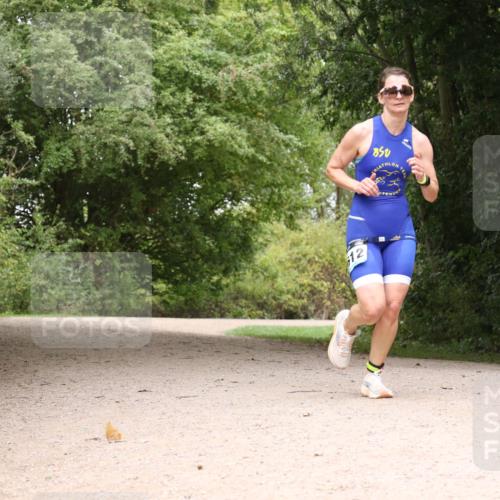 30.08.2026 - Elbe Triathlon Hamburg Antke Förster http://msf.ph/oto/10105073 30.08.2026 12:03:27 Laufen 12 meine-sportfotos.de